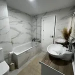 Leoni 1 Linea Apartment *