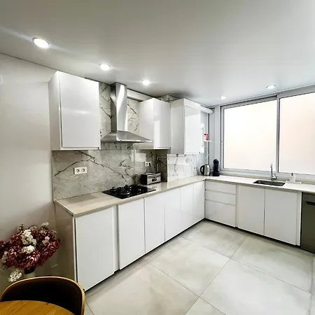Leoni 1 Linea Apartment *
